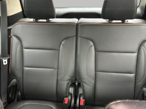 Used 2019 GMC Acadia SLT AWD/4WD image 21