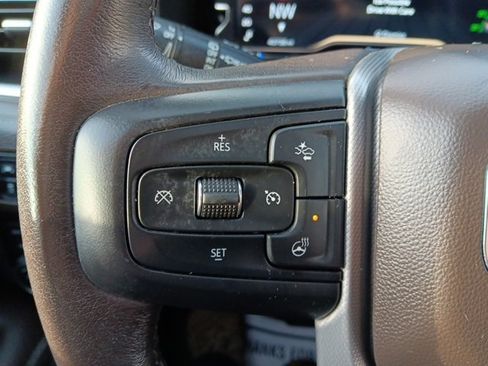 Used 2022 GMC Yukon Denali w/ Denali Premium Package image 11