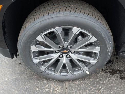 New 2026 Chevrolet Suburban High Country w/ Sun And Tow Package image 24