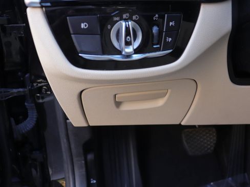 Used 2018 BMW 530i w/ Premium Package image 21