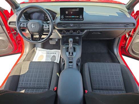 Used 2025 Honda HR-V Sport image 9