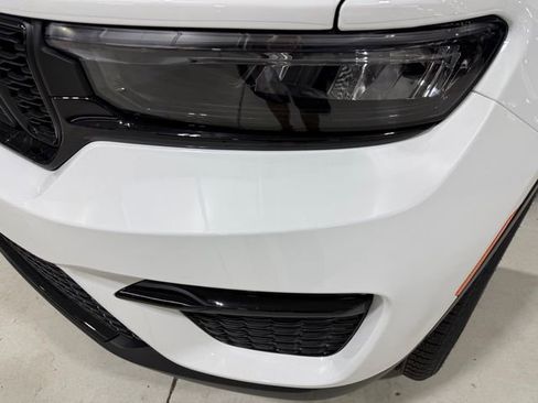 New 2025 Jeep Grand Cherokee Limited image 12