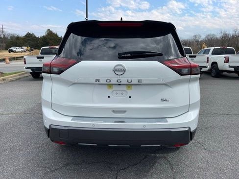 New 2025 Nissan Rogue SL w/ SL Premium Package image 6