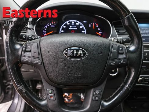 Used 2014 Kia Cadenza Premium w/ Luxury Package FWD image 10
