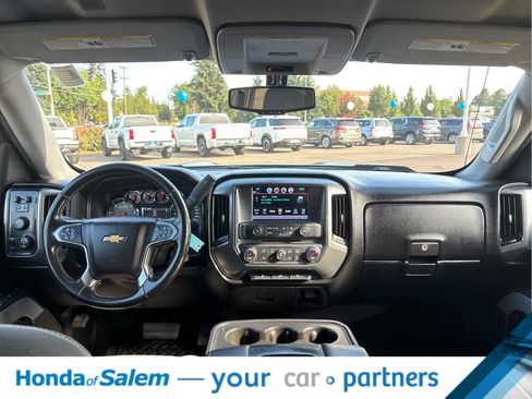 Used 2018 Chevrolet Silverado 1500 LT w/ All Star Edition AWD/4WD image 10