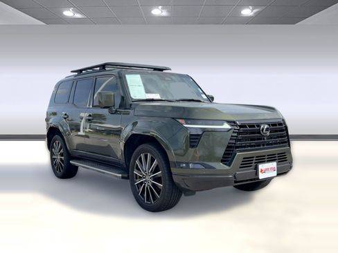 Used 2024 Lexus GX 550 w/ Cold Area Package image 7