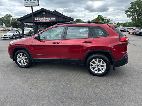 Used 2015 Jeep Cherokee Sport w/ Cold Weather Group AWD/4WD image 6
