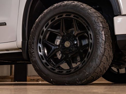 Used 2023 GMC Sierra 1500 Elevation image 11