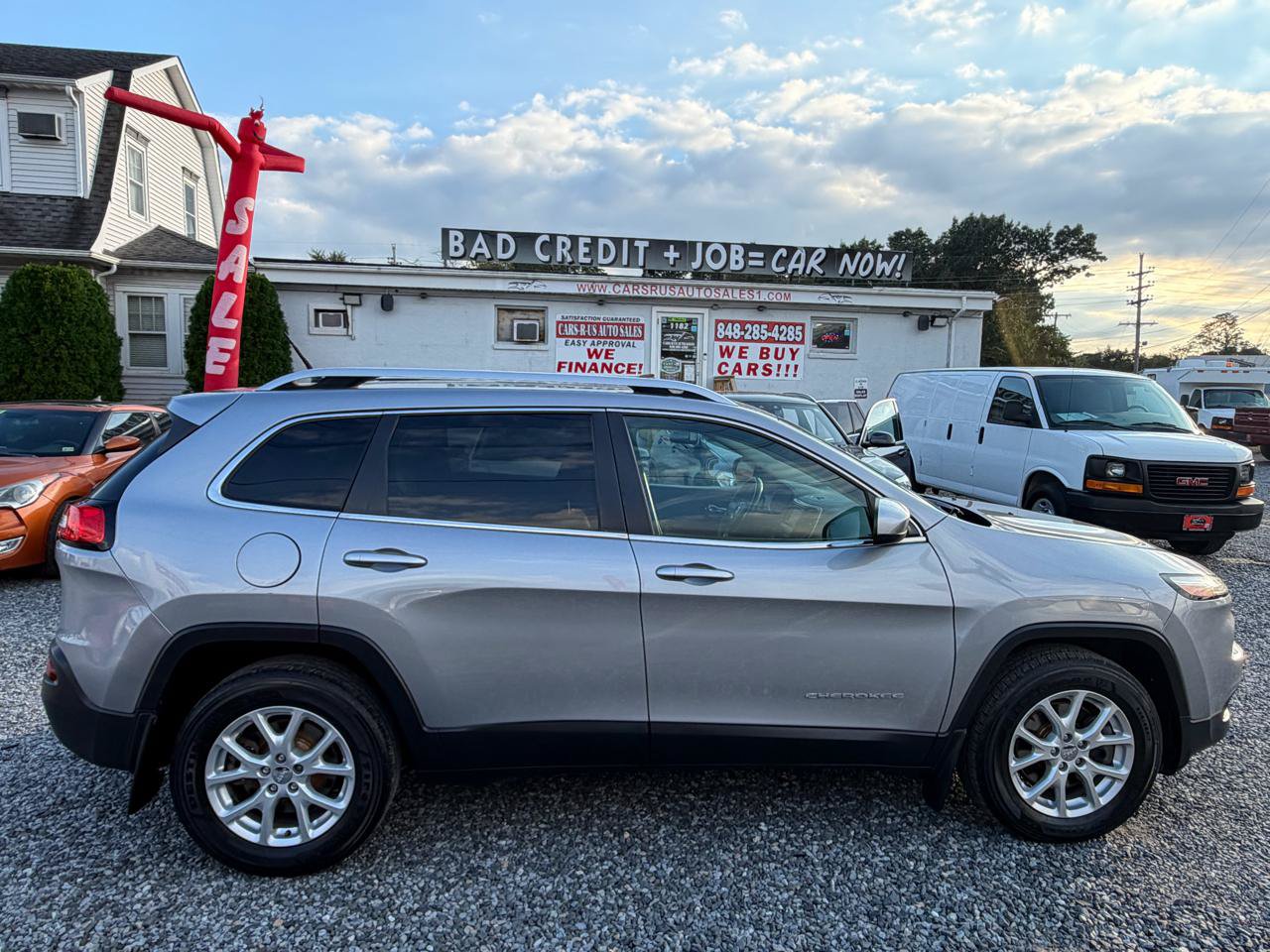 Used 2014 Jeep Cherokee Latitude w/ Cold Weather Group AWD/4WD image 4