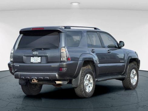 Used 2005 Toyota 4Runner SR5 image 2