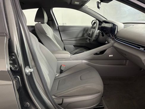 Used 2024 Hyundai Elantra SEL FWD image 42