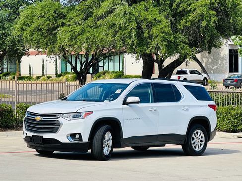 Used 2019 Chevrolet Traverse LT FWD image 4
