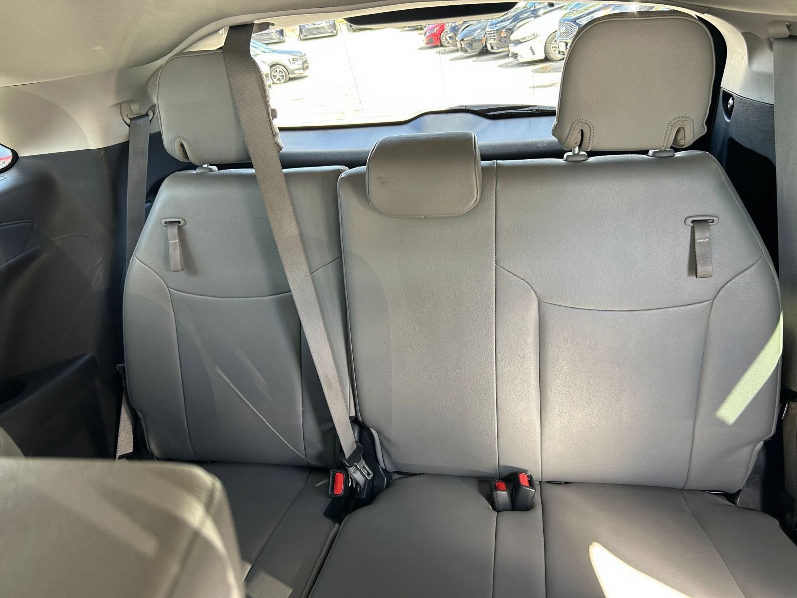 Used 2025 Toyota Sienna XLE FWD image 26