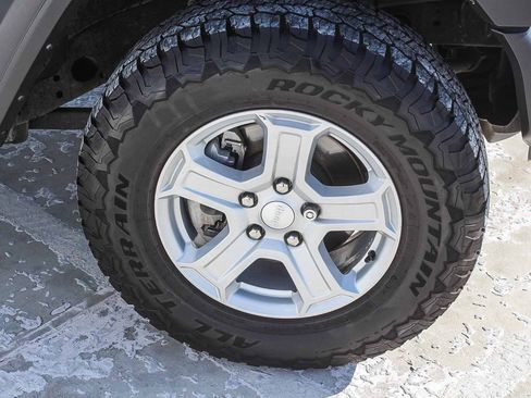 Used 2022 Jeep Wrangler Sport S image 9