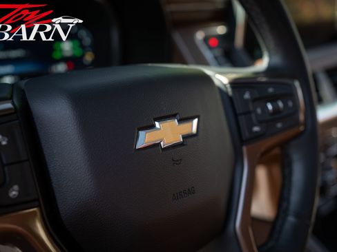 Used 2023 Chevrolet Suburban High Country AWD/4WD image 27