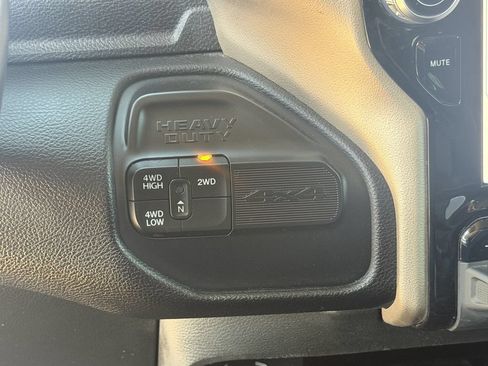 Used 2024 RAM 2500 Laramie w/ Safety Group AWD/4WD image 21