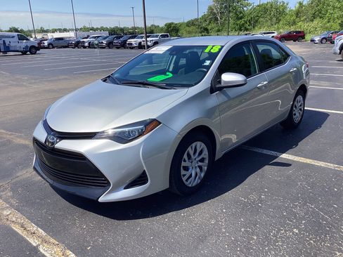 Certified 2018 Toyota Corolla LE FWD image 6
