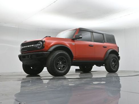 Used 2023 Ford Bronco Wildtrak AWD/4WD image 45