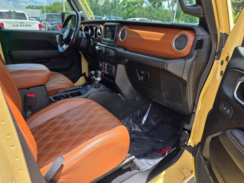 Used 2020 Jeep Gladiator Overland w/ Trailer Tow Package AWD/4WD image 40