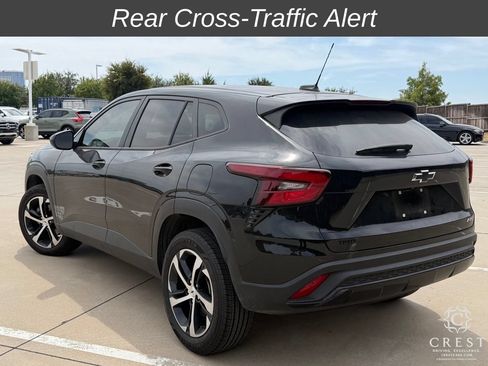 Used 2025 Chevrolet Trax RS w/ Driver Confidence Package FWD image 5