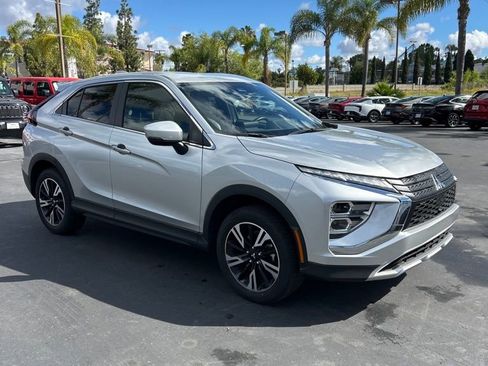 Used 2025 Mitsubishi Eclipse Cross SE image 3