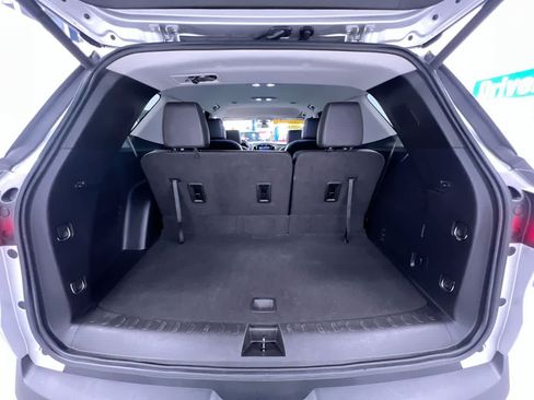 Used 2021 Chevrolet Traverse LT AWD/4WD image 44