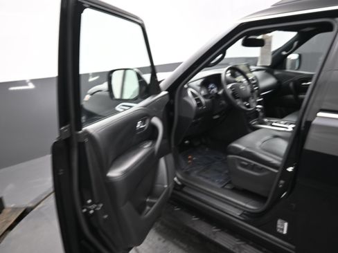 Used 2022 Nissan Armada SL w/ Midnight Edition Package RWD image 16