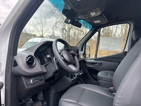 New 2025 Mercedes-Benz Sprinter 2500 image 12