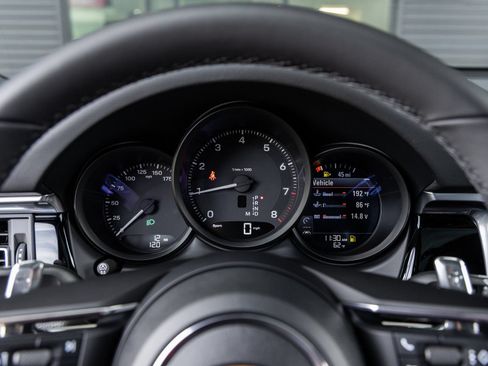 Certified 2026 Porsche Macan AWD/4WD image 27
