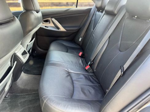 Used 2010 Toyota Camry SE image 18