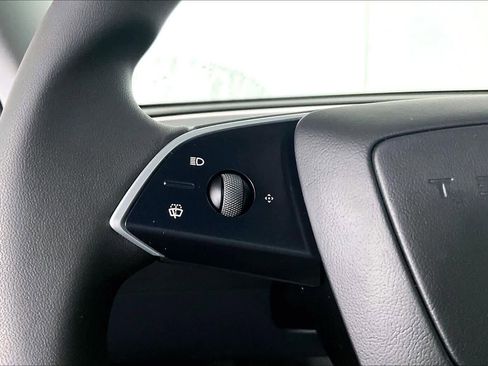 Used 2026 Tesla Model Y AWD image 22