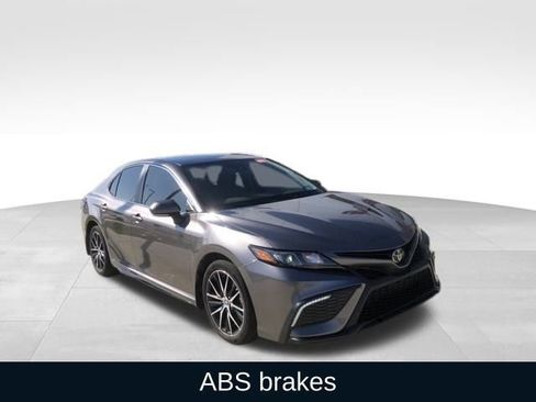 Used 2023 Toyota Camry SE image 8