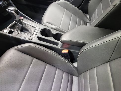 Used 2024 Volkswagen Jetta SE FWD image 26