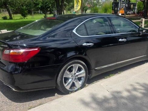 Used 2010 Lexus LS 460 RWD image 5