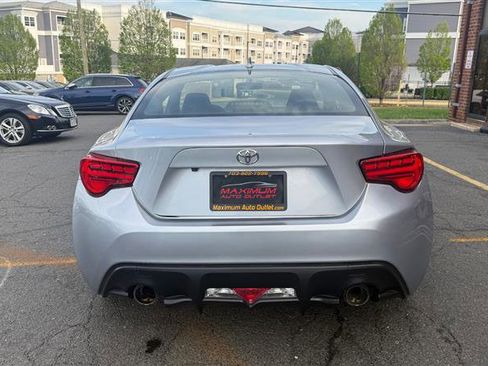 Used 2017 Toyota 86 image 10