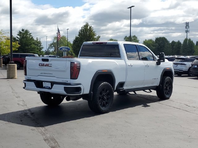Used 2024 GMC Sierra 2500 AT4 AWD/4WD image 3