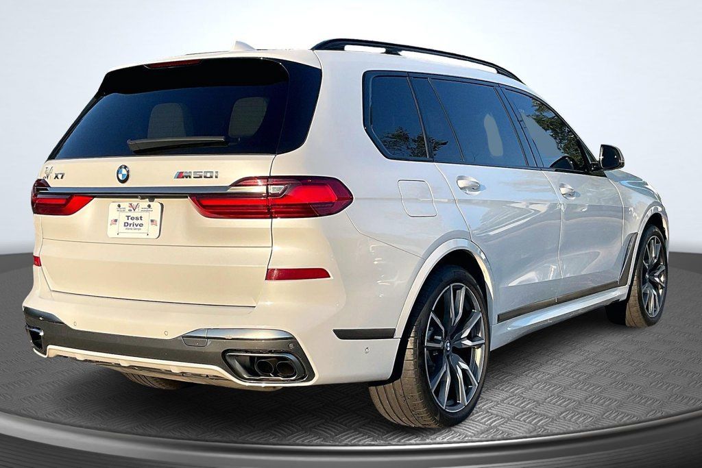 Used 2021 BMW X7 M50i AWD/4WD image 7