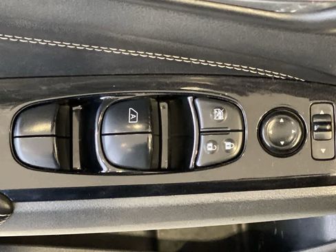 Used 2022 Nissan Altima 2.5 SV w/ SV Premium Package AWD/4WD image 16