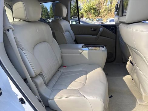 Used 2012 INFINITI QX56 2WD w/ Deluxe Touring Pkg image 8