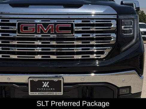 Used 2025 GMC Sierra 1500 SLT AWD/4WD image 4