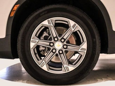 Used 2023 Chevrolet Blazer LT image 9