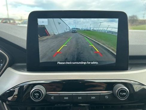 Used 2022 Ford Escape SE w/ Cold Weather Package AWD/4WD image 24