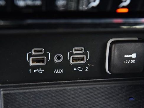 Used 2024 Jeep Grand Cherokee Altitude image 16