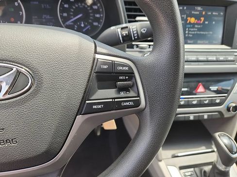Used 2017 Hyundai Elantra SE FWD image 16