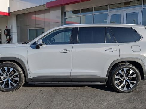 Used 2026 Toyota Grand Highlander AWD Hybrid image 7