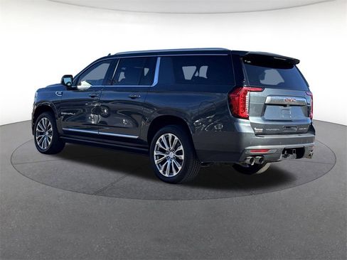 Used 2021 GMC Yukon XL Denali w/ Denali Ultimate Package image 3