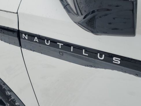 New 2026 Lincoln Nautilus Reserve w/ Jet Appearance Package image 7