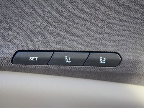 New 2026 Kia Carnival EX image 24