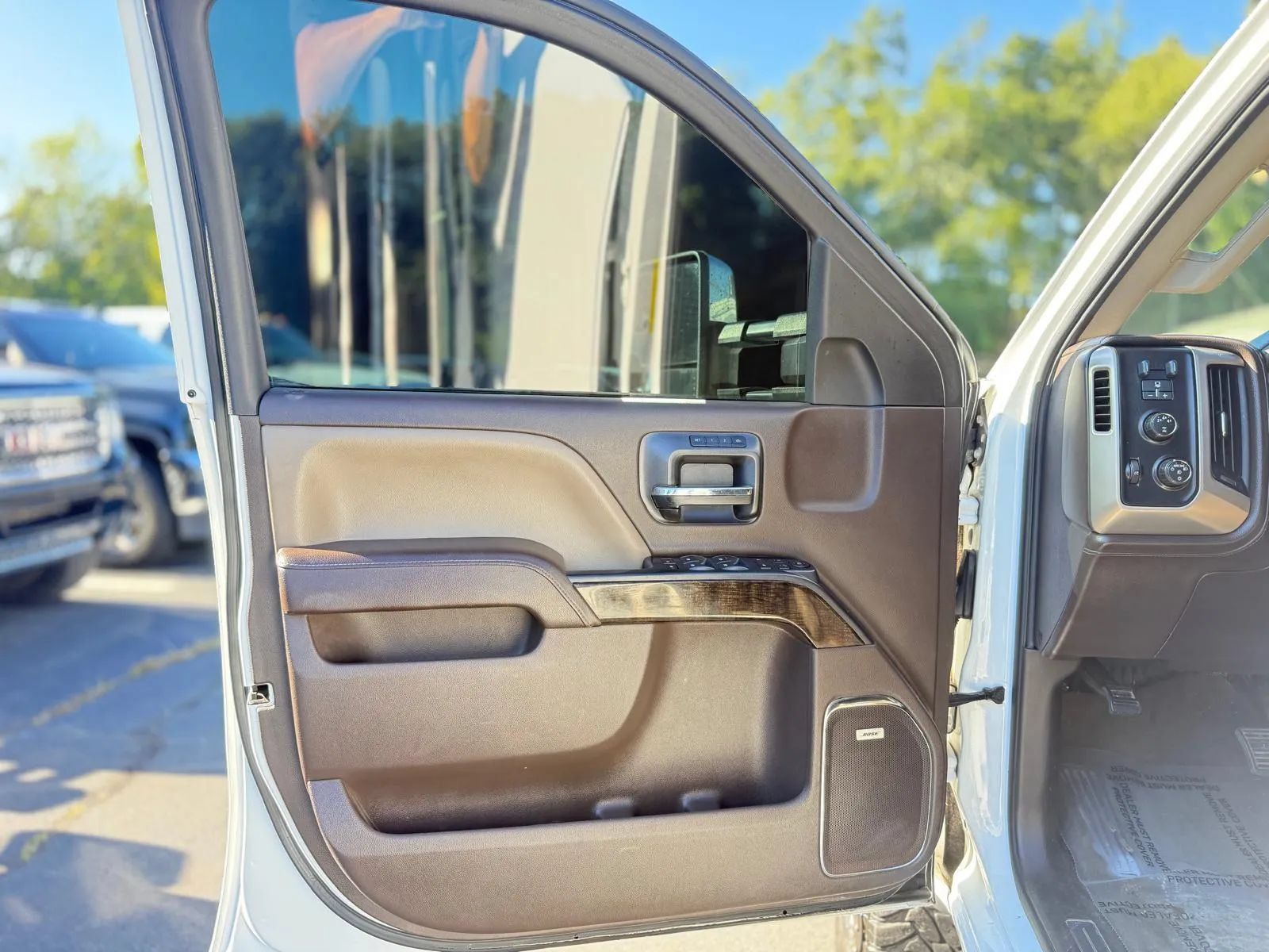 Used 2015 GMC Sierra 3500 Denali w/ Duramax Plus Package AWD/4WD image 31