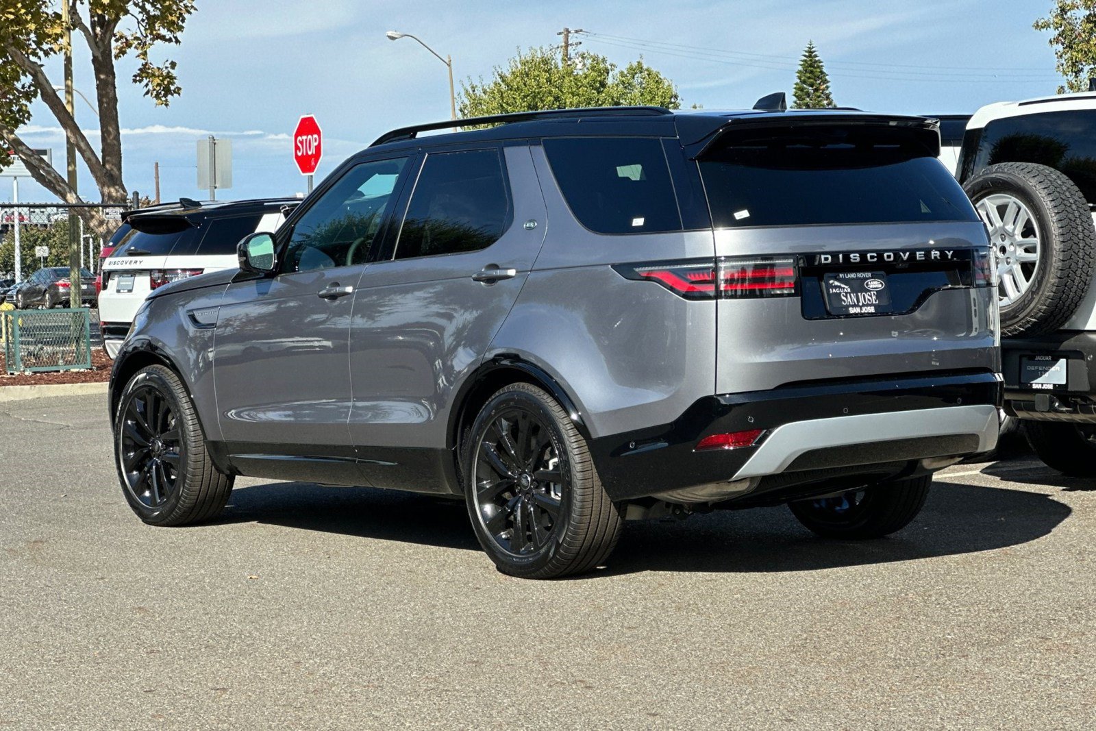 New 2026 Land Rover Discovery Limited Edition AWD/4WD image 4